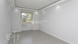 Image 7 - 879011