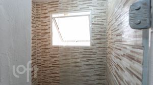 Image 22 - 879011