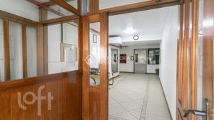 Image 29 - 879011