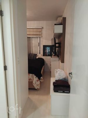 Image 11 - 879012