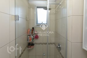 Image 31 - 879012
