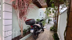Image 1 - 879014