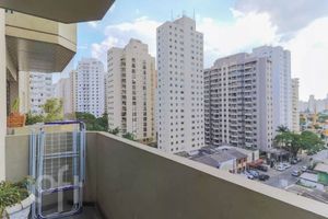 Image 31 - 879015