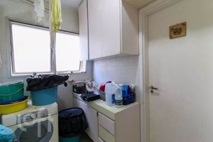 Image 35 - 879015