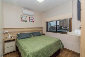 Image 5 - 879019