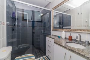 Image 9 - 879019