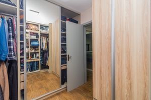 Image 14 - 879019