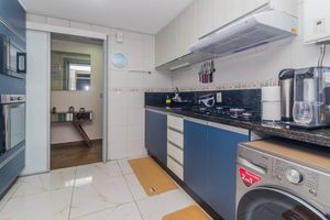 Image 25 - 879019