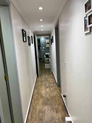 Image 10 - 879019
