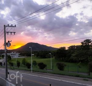 Image 10 - 879020