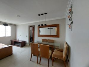 Image 9 - 879032