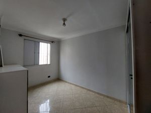 Image 8 - 879032