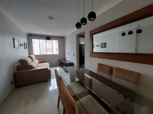 Image 15 - 879032