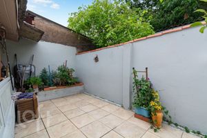 Image 18 - 879033