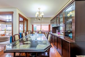 Image 8 - 879063