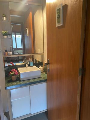 Image 5 - 879063