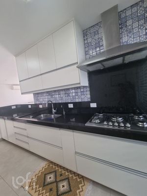 Image 9 - 879073