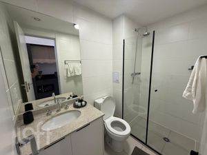 Image 8 - 879084