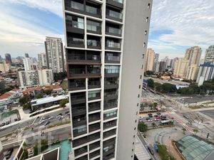 Image 18 - 879084