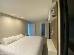 Image 8 - 879085