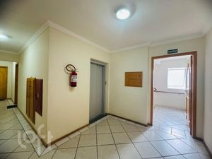 Image 11 - 879111