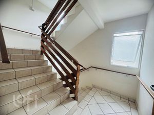 Image 10 - 879111