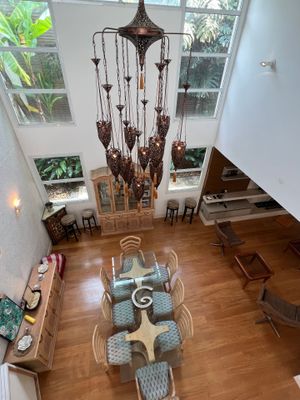 Image 19 - 879112