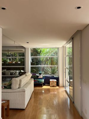 Image 15 - 879112