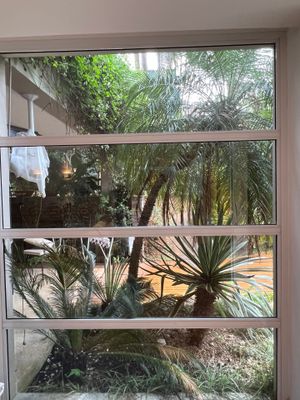 Image 16 - 879112