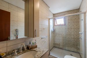 Image 21 - 879113