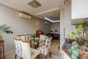 Image 11 - 879113