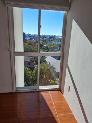 Image 8 - 879116