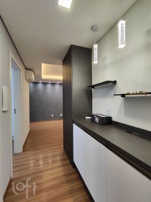 Image 5 - 879121