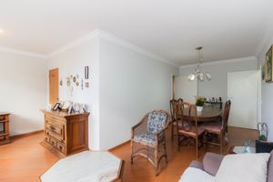 Image 4 - 879123