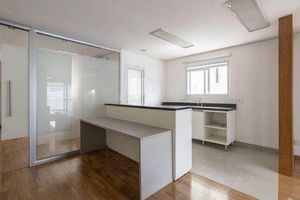 Image 9 - 879126