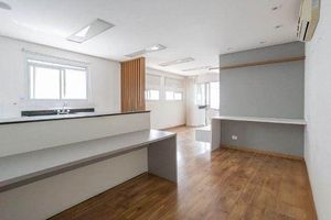 Image 1 - 879126