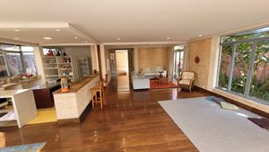 Image 10 - 879130