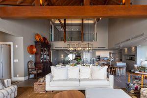 Image 4 - 879142
