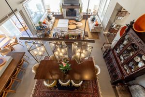Image 9 - 879142