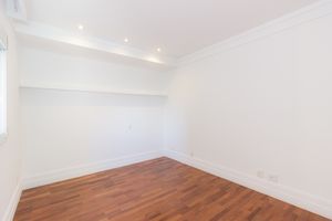 Image 21 - 879146