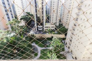 Image 12 - 879146