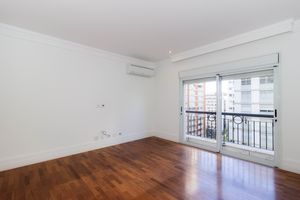 Image 37 - 879146
