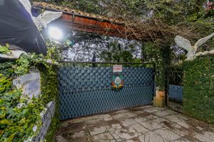 Image 151 - 879161