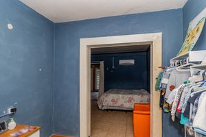 Image 33 - 879161