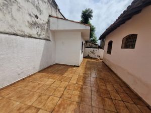 Image 4 - 879167