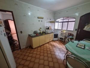 Image 11 - 879167