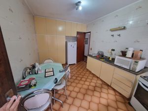 Image 10 - 879167