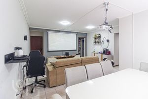 Image 3 - 879175