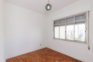 Image 10 - 879179