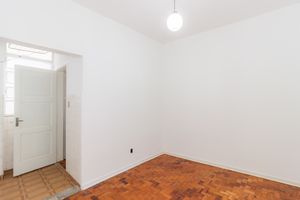 Image 17 - 879179